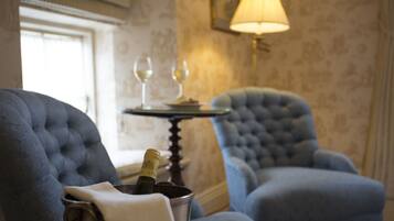 Superior dubbelrum (Courtyard) | Värdeförvaringsskåp på rummet, gratis wi-fi och sängkläder