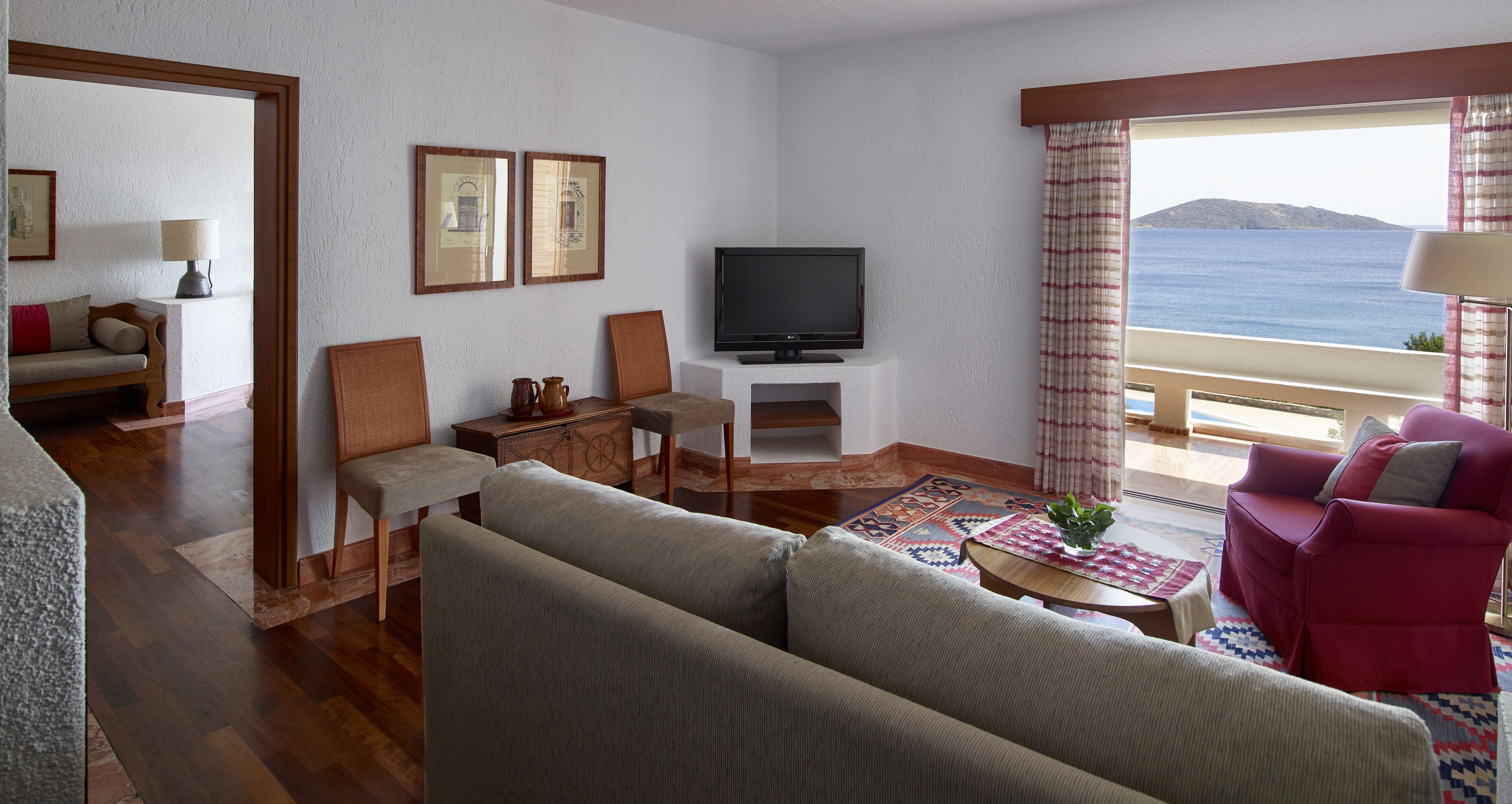 38-inch flat-screen tv with satellite channels, tv, dvd player