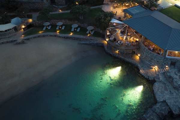 3 restaurants, serveren ontbijt, lunch, diner, internationale gerechten