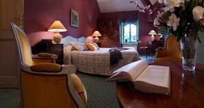 Superior Double Room | Minibar, in-room safe, free cribs/infant beds, free WiFi - Château de Coudrée (Sciez)