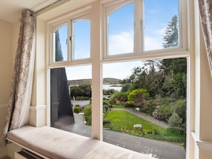 Junior Suite, 1 King Bed | Hypo-allergenic bedding, individually decorated, individually furnished