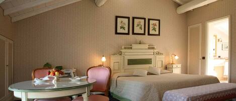 Superior Double or Twin Room | Minibar, in-room safe, cribs/infant beds, rollaway beds