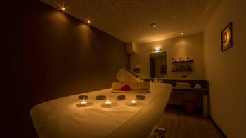 Sauna, Whirlpool, Dampfbad, Türkisches Bad/Hamam, Körperbehandlungen