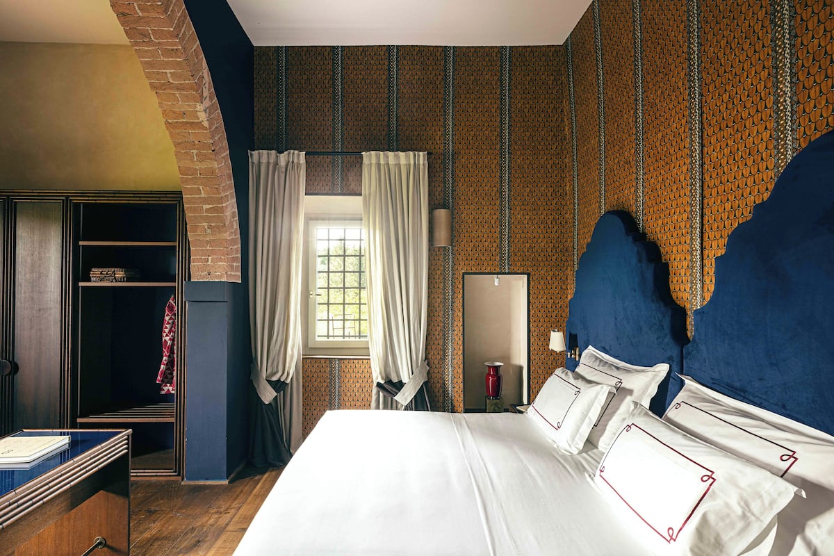 1 bedroom, Frette Italian sheets, premium bedding, down comforters