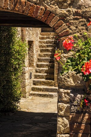 Exterior - Borgo San Felice Resort (Castelnuovo Berardenga)