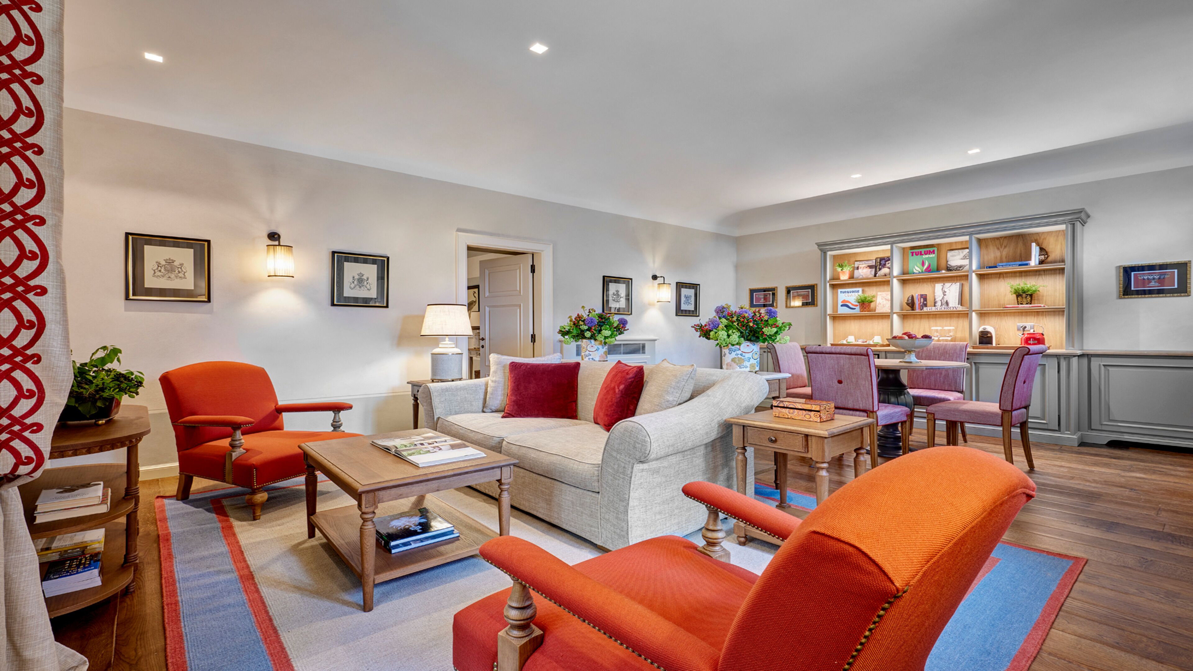 Suite | Living area | 30-inch LCD TV with satellite channels, TV