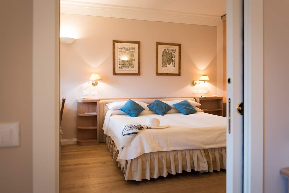family suite, 2 bedrooms (plus) | premium bedding, minibar, in-room safe, individually decorated