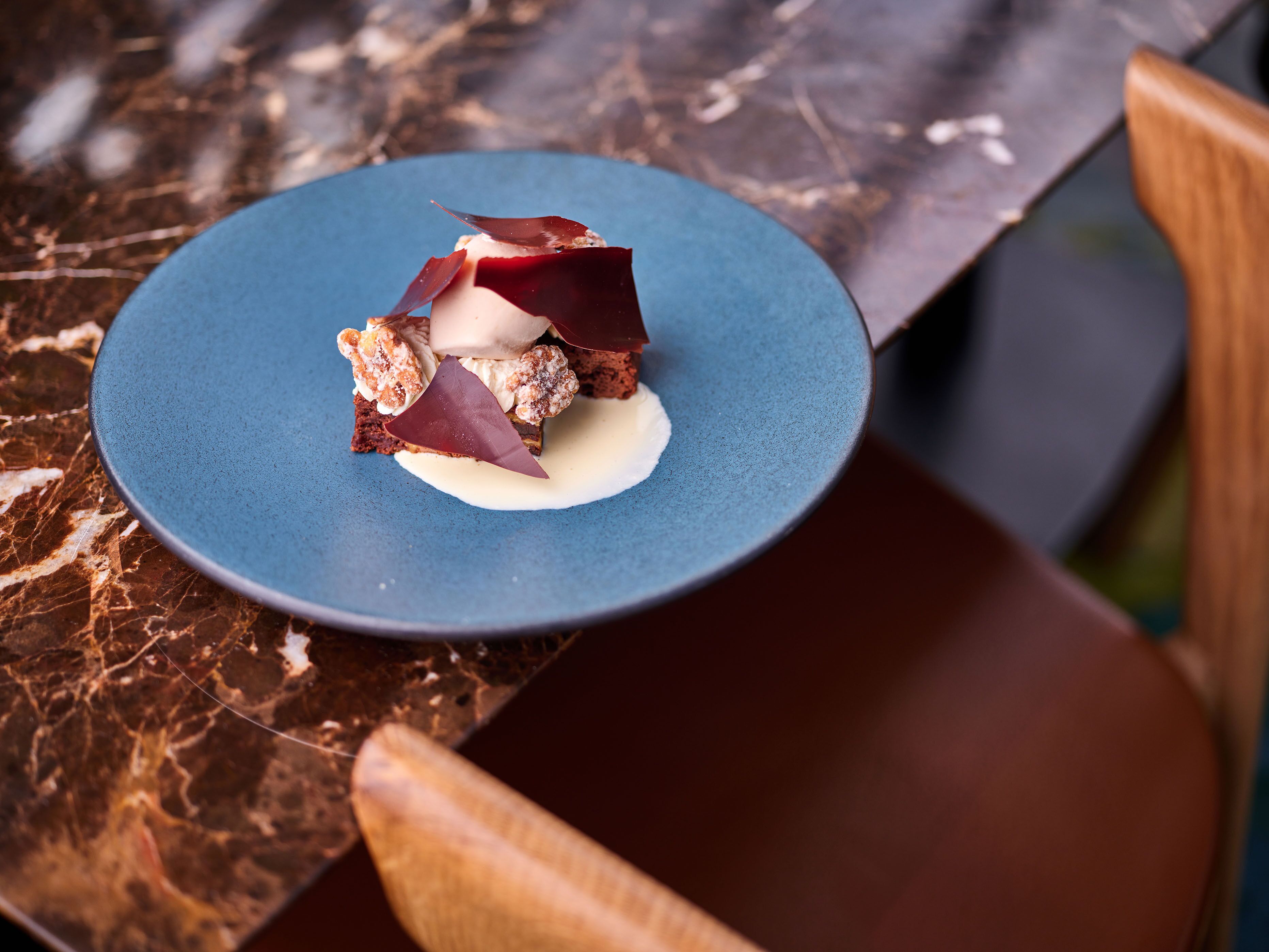 2 restaurants, lunch, dinner served; french cuisine