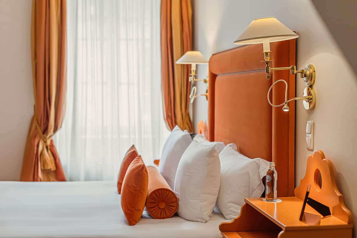 Deluxe Double Room | Hypo-allergenic bedding, Select Comfort beds, minibar, in-room safe