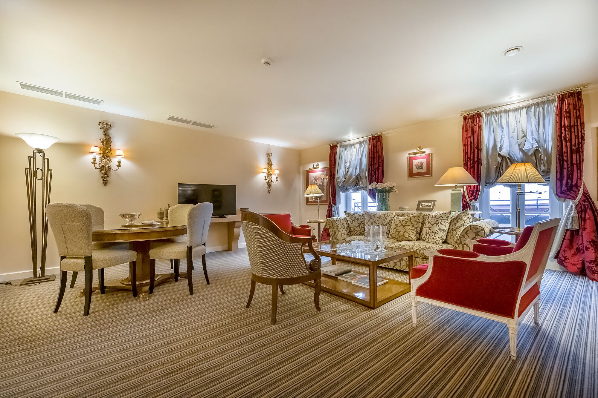 Presidential Suite | Living area | Flat-screen TV, heated floors