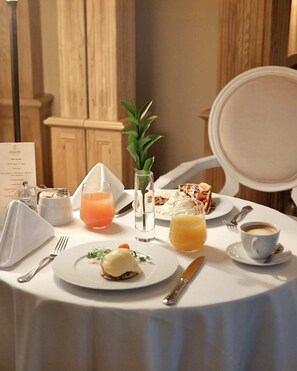 Daily buffet breakfast for a fee