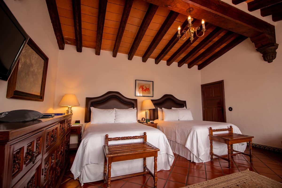 Coffres-forts dans les chambres, bureau, Wi-Fi gratuit, draps fournis