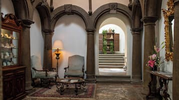 Suite (Garden) | Living area