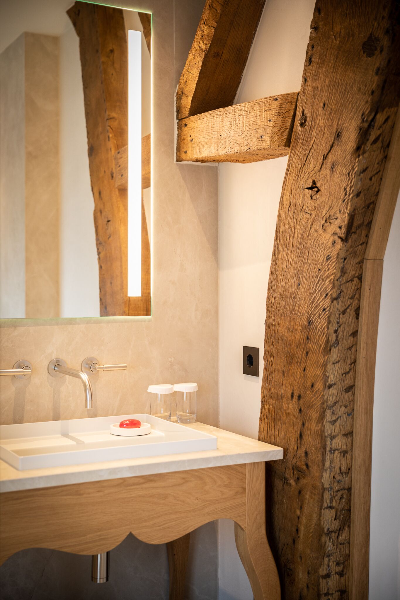 classic double room | bathroom sink