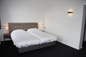 Grand Double Room | Desk, free WiFi