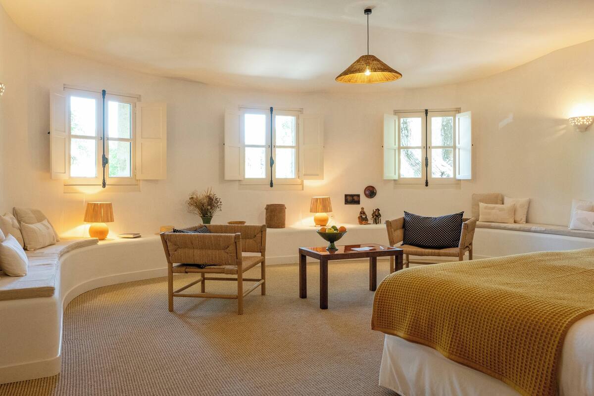 junior suite (signature) | premium bedding, minibar, iron/ironing board, free wifi