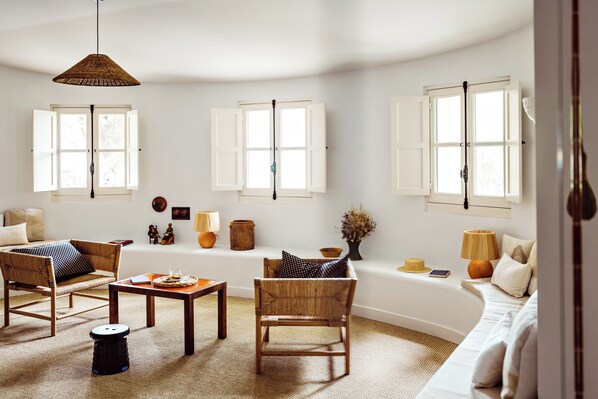 Junior Suite | Premium bedding, minibar, iron/ironing board, free WiFi
