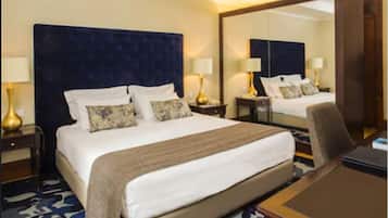 Room (Palace) | Minibar, in-room safe, desk, blackout curtains