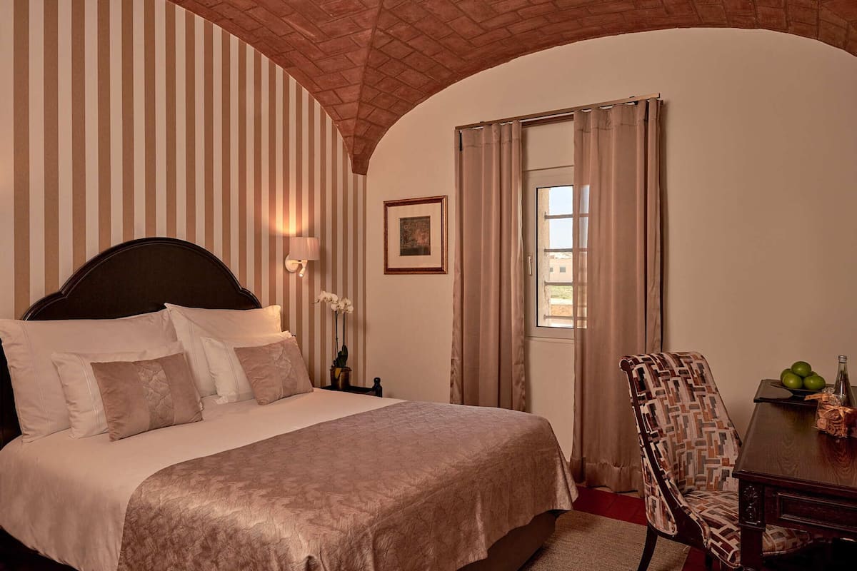 1 bedroom, minibar, in-room safe, desk