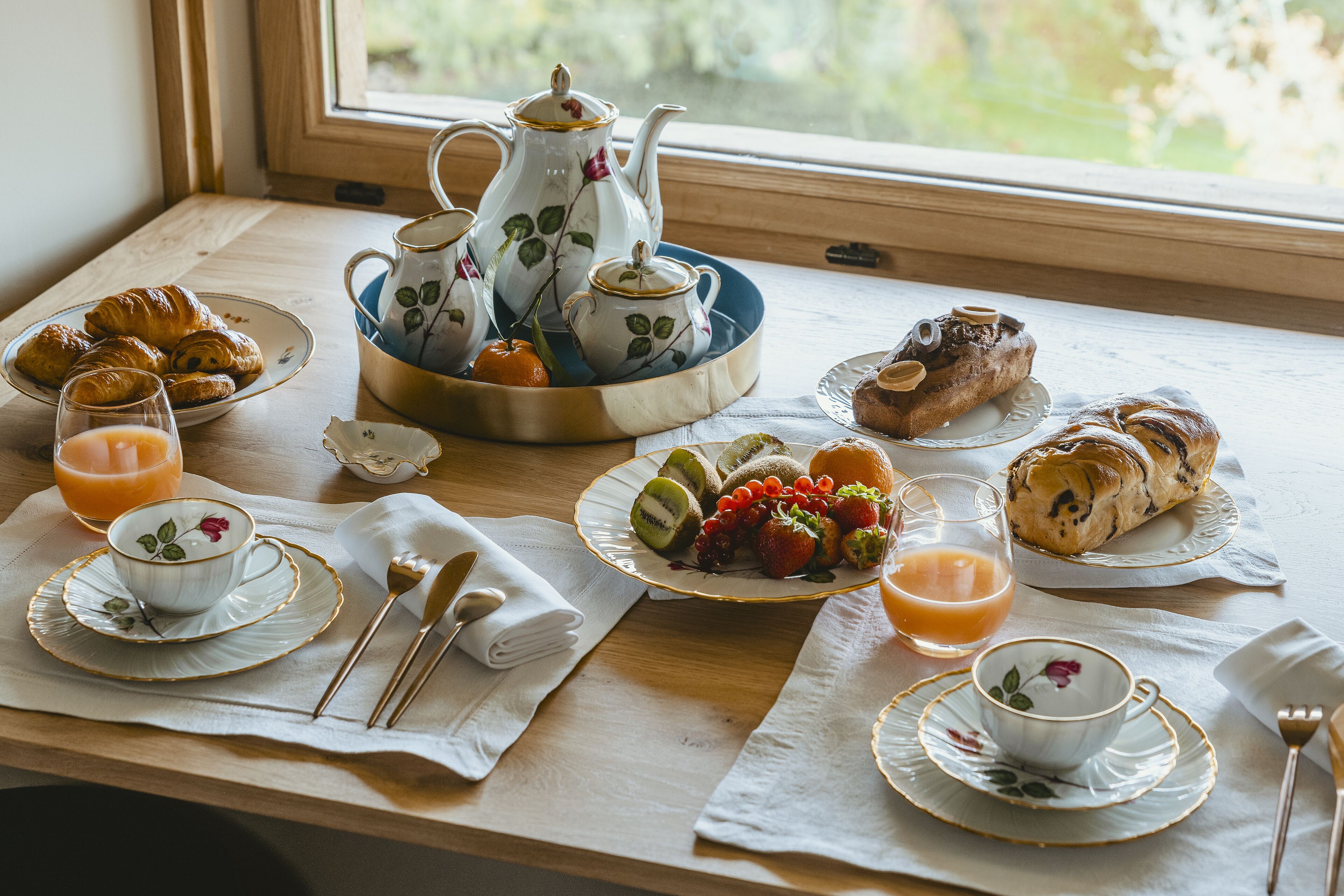 daily continental breakfast (eur 30 per person)