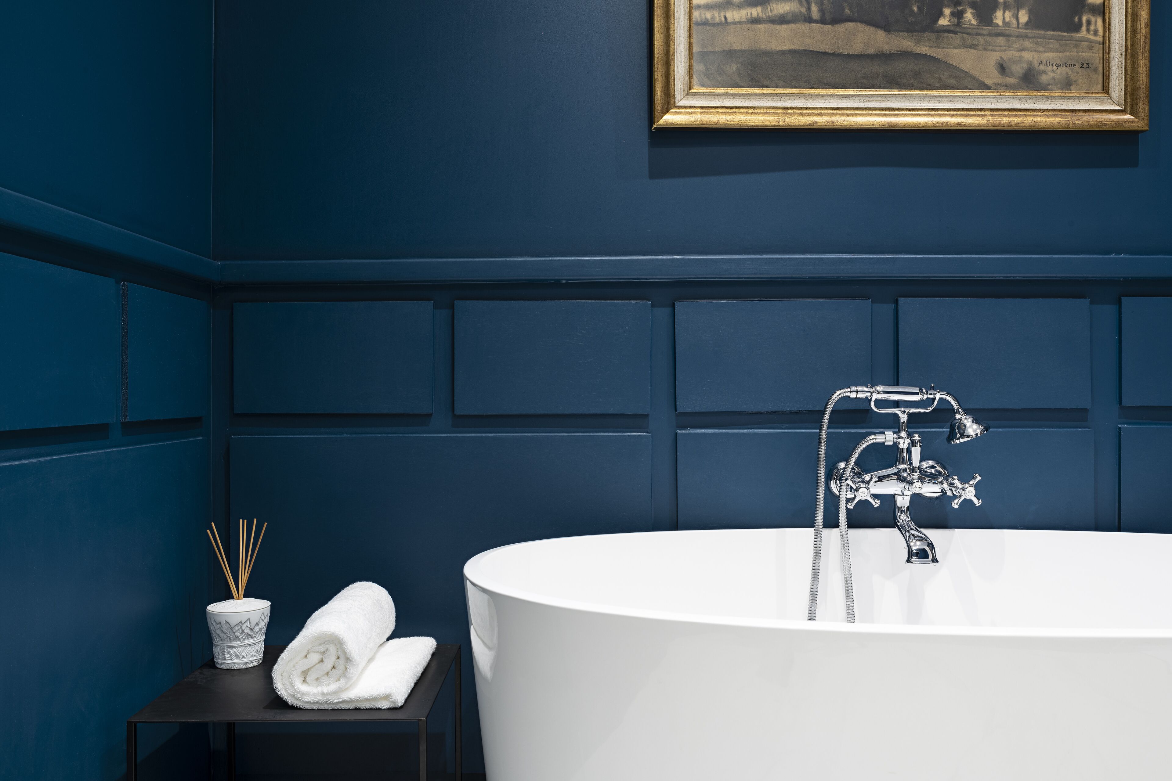 apartment with terrace (for 2 to 4 people) | bathroom | free toiletries, hair dryer, towels, shampoo