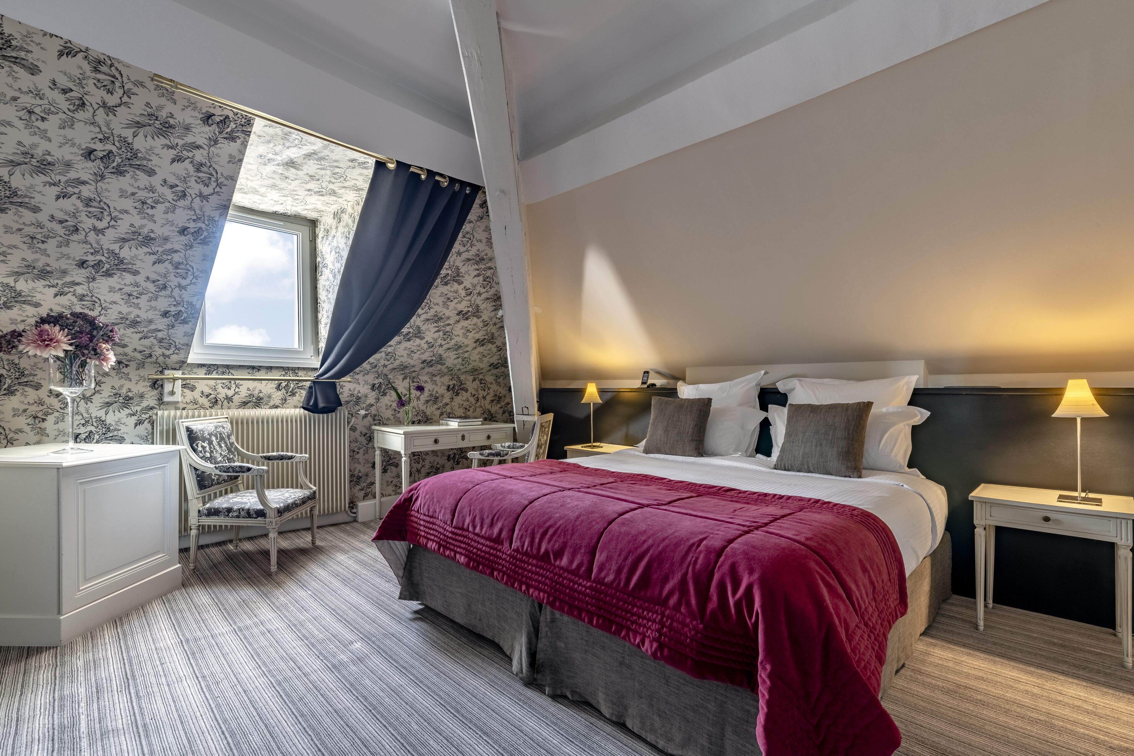 superior double room | minibar, in-room safe, desk, soundproofing