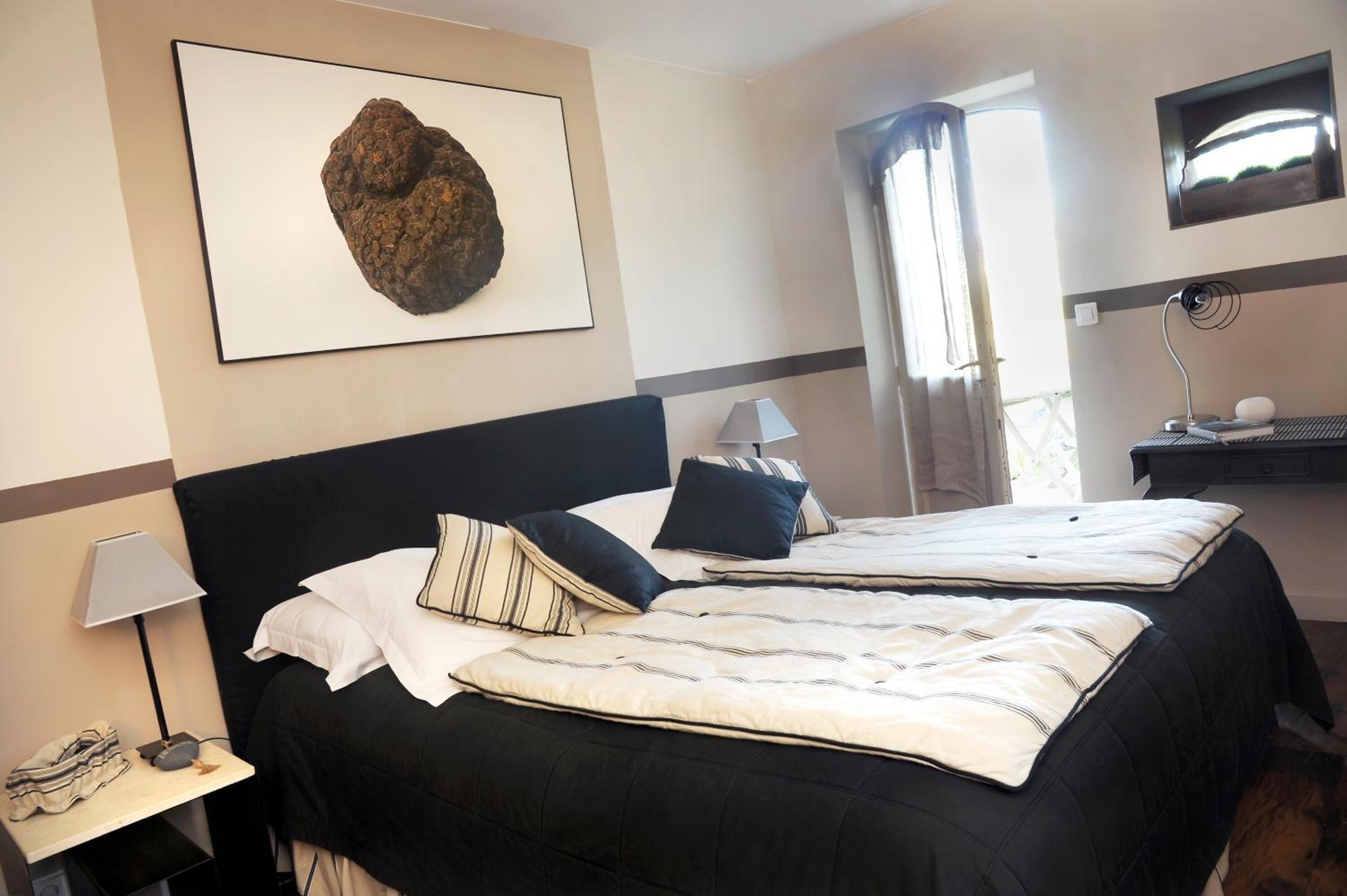 1 bedroom, premium bedding, minibar, in-room safe