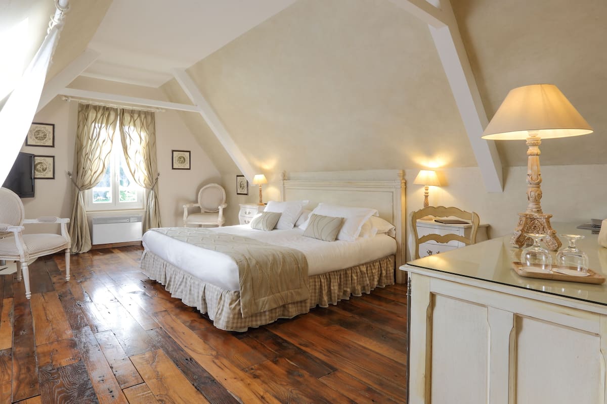 apartment | 1 bedroom, premium bedding, minibar, in-room safe