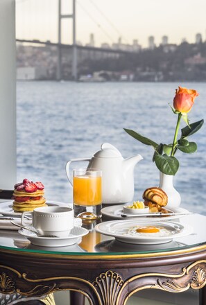 View from property - Bosphorus Palace Hotel - Special Class (Istanbul)
