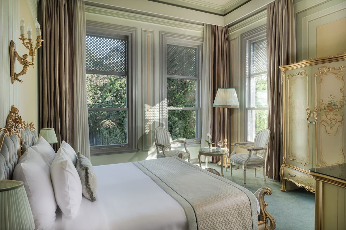 Classic Double Room, Garden View | 1 bedroom, premium bedding, Select Comfort beds, minibar