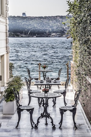 Frühstück, Mittagessen, türkische Küche, Blick auf den Strand 