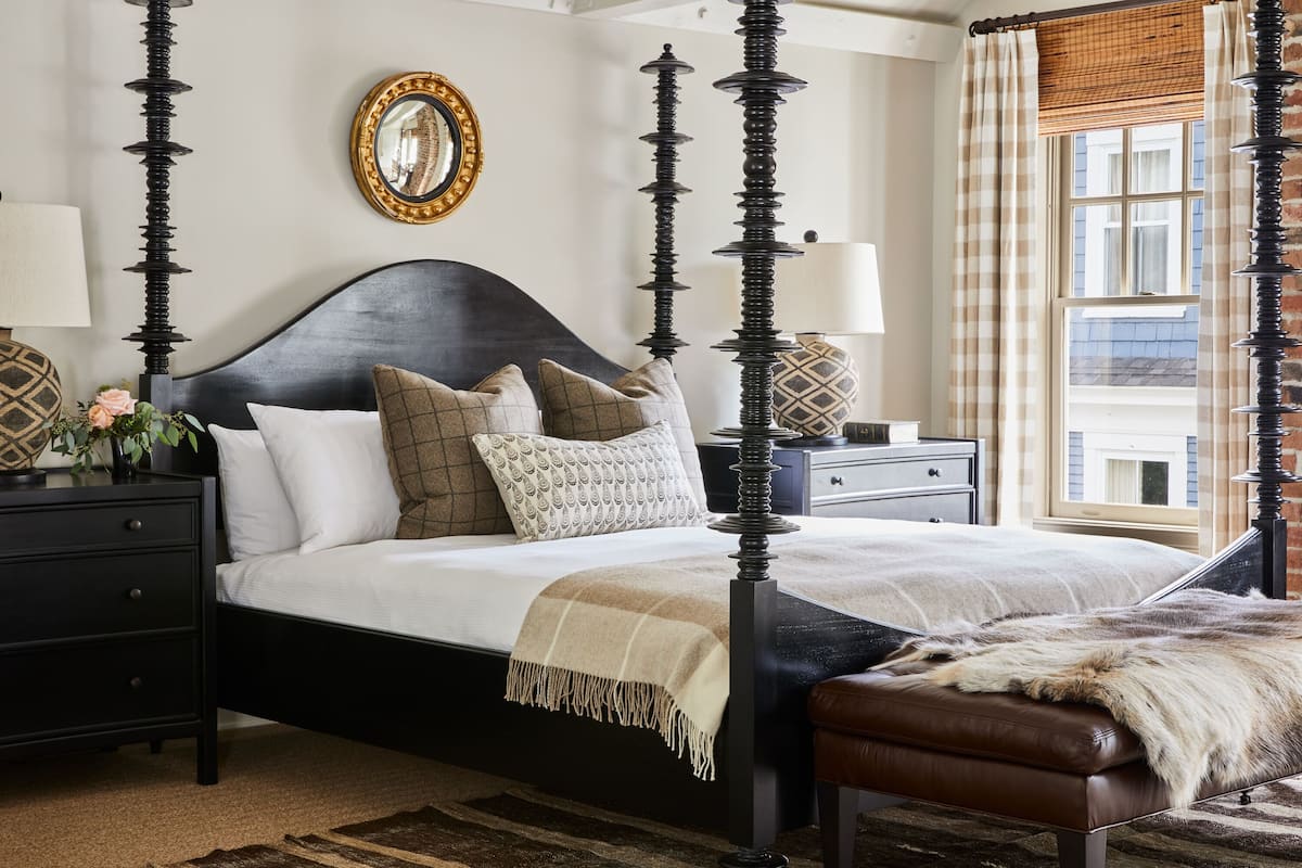 Loft, 1 King Bed (Suite) | Hypo-allergenic bedding, down comforters, individually decorated