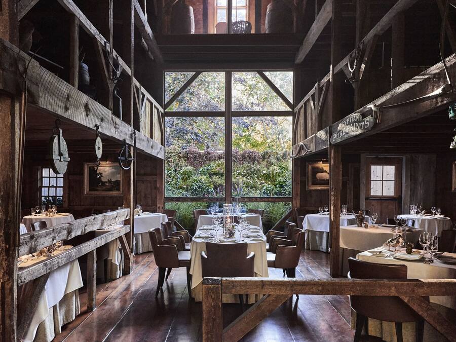 2 restaurantes, jantar, culinária americana