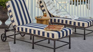 Room (Cora Houseboat) | Hypo-allergenic bedding, down comforters, individually decorated