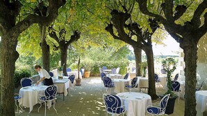 Outdoor dining - Les Hautes Roches (Rochecorbon)