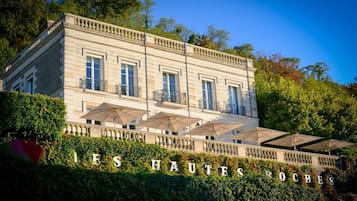 المنشأة من الخارج