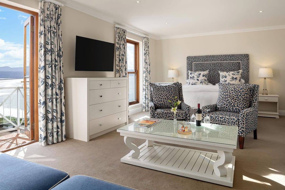 Suite, Non Smoking, Partial Sea View