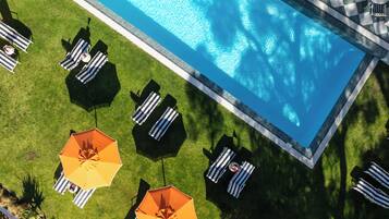 2 outdoor pools, pool umbrellas, sun loungers