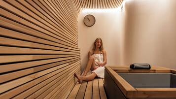 Couples treatment room(s), sauna, steam room, body treatments