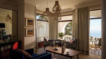 Deluxe Room (House) | Living area