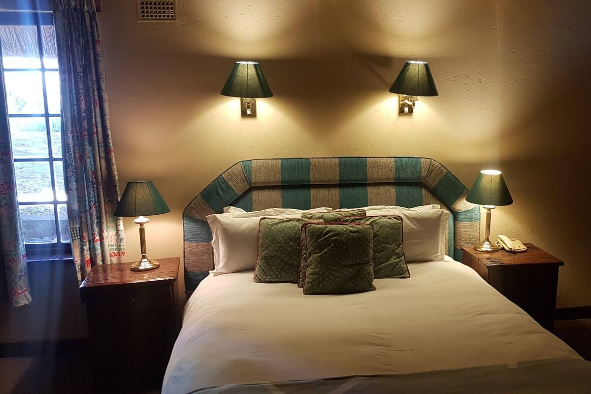Cots/infant beds, rollaway beds, free WiFi, bed sheets