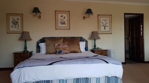 Cunas, camas plegables/adicionales, wifi gratis y ropa de cama 