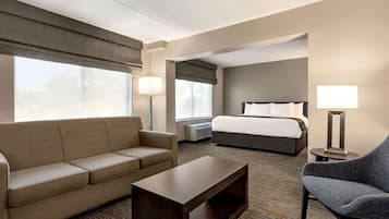 Studio Suite, 1 Tempat Tidur King, Bebas Asap Rokok | Seprai premium, bantalan ekstra lembut, brankas, dan meja kerja