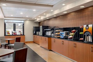 Colazione a buffet inclusa, servita tutte le mattine 
