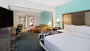 Deluxe Suite, 1 King Bed, Non Smoking, City View | Premium bedding, desk, laptop workspace, iron/ironing board - La Quinta Inn & Suites by Wyndham Omaha Airport Downtown (Carter Lake)