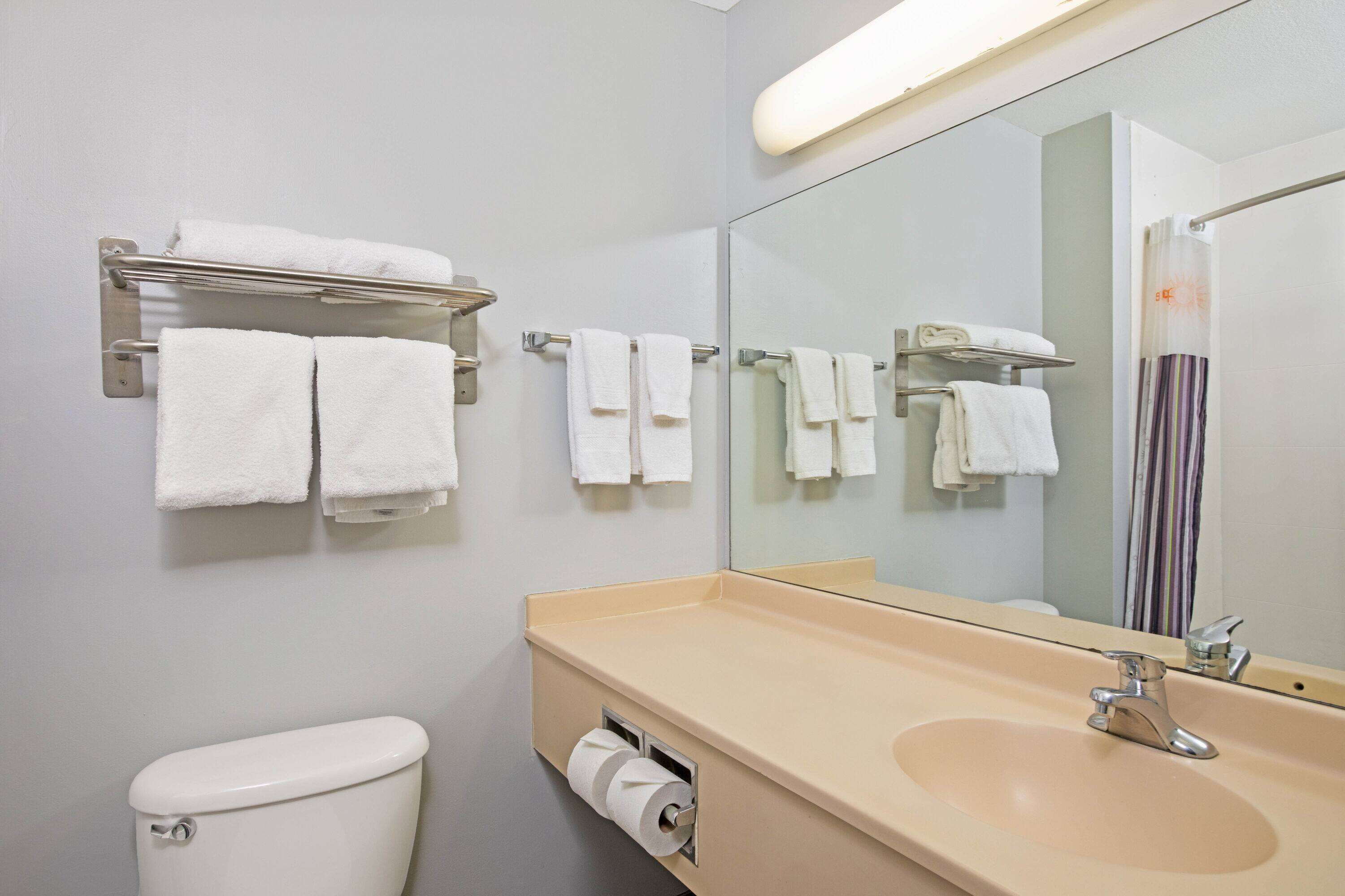 La Quinta Inn & Suites by Wyndham Omaha Airport Downtown