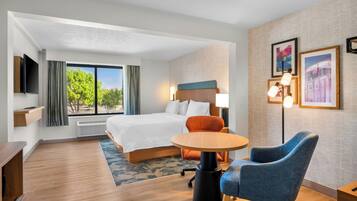 Premium bedding, in-room safe, desk, laptop workspace