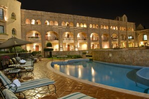 Outdoor pool, open 8 AM to 8 PM, pool loungers