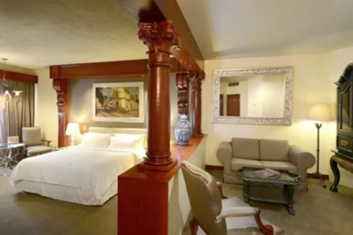 Premium bedding, in-room safe, individually decorated, blackout curtains