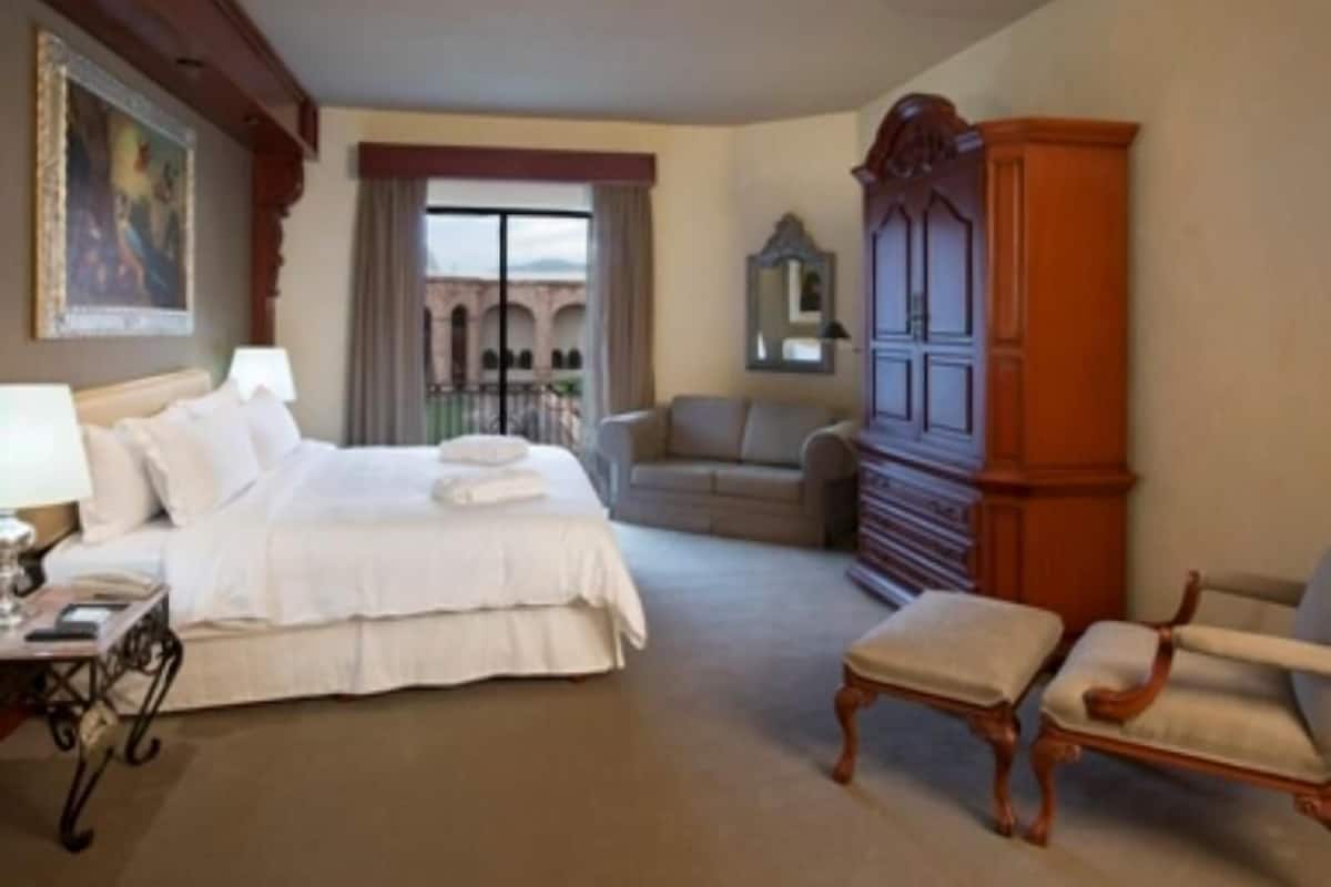 Premium bedding, in-room safe, individually decorated, blackout curtains